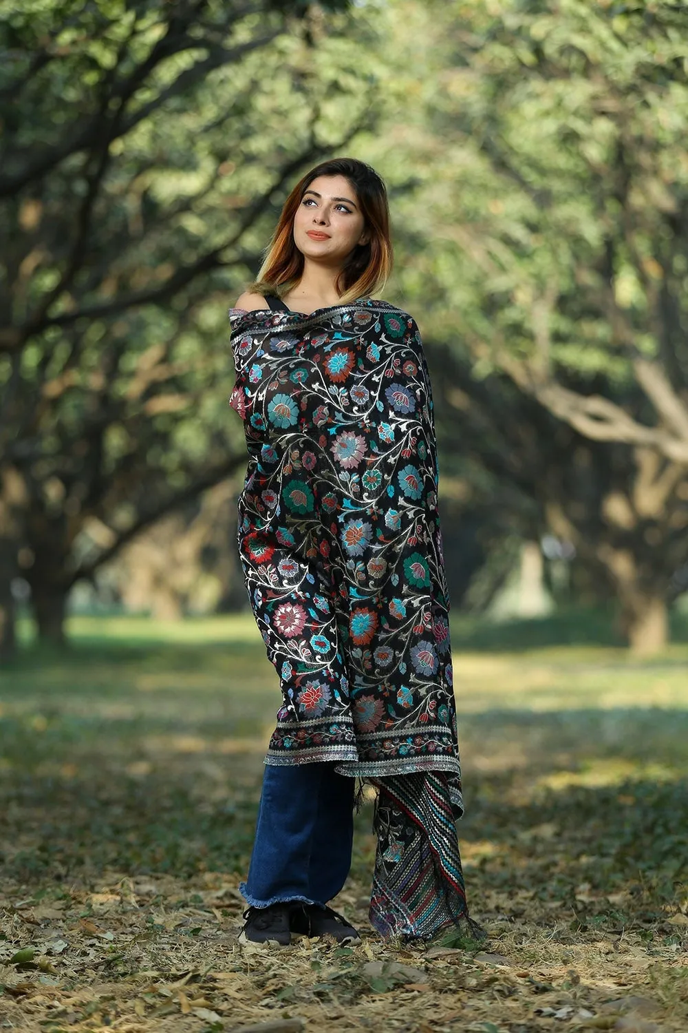 BLACK COLOUR KANI SCARF DEFINES FEMINISM AND ENHANCES SOPHISTICATION