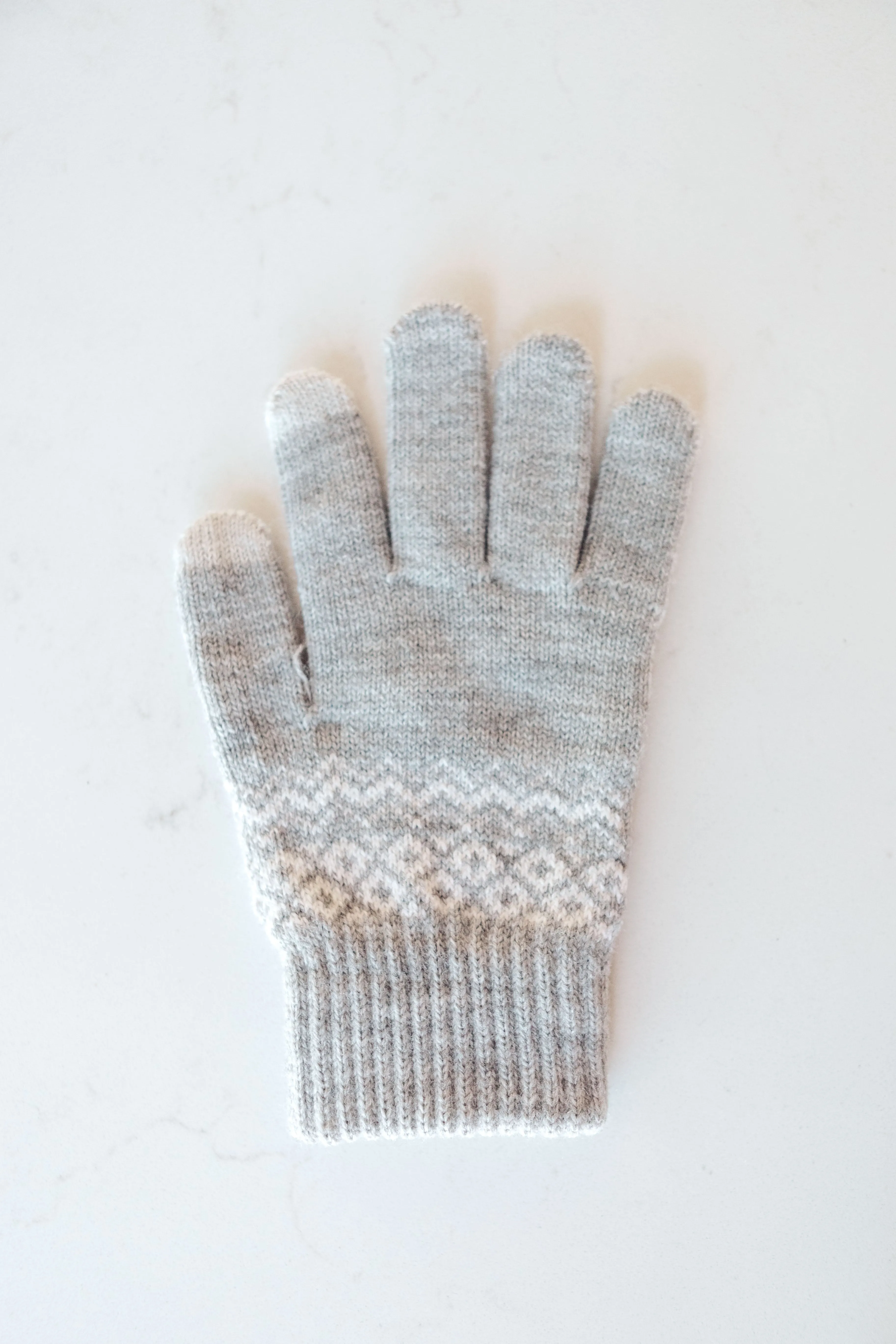 Scandinavian Simplicity Gloves in Gray